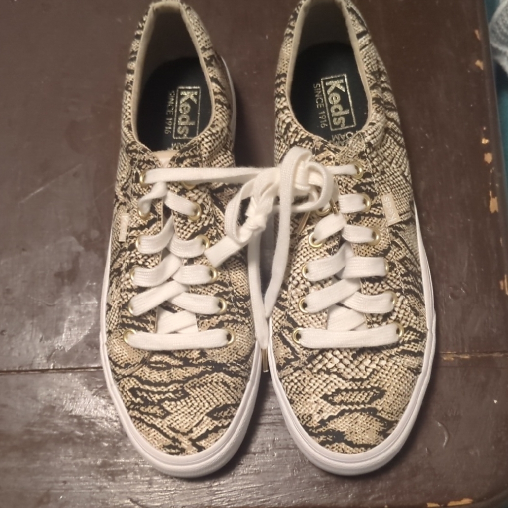 Keds Jump Kick Snake Sneakers NWOT Women’s 8.5 Lace Up Animal Print Dream Foam